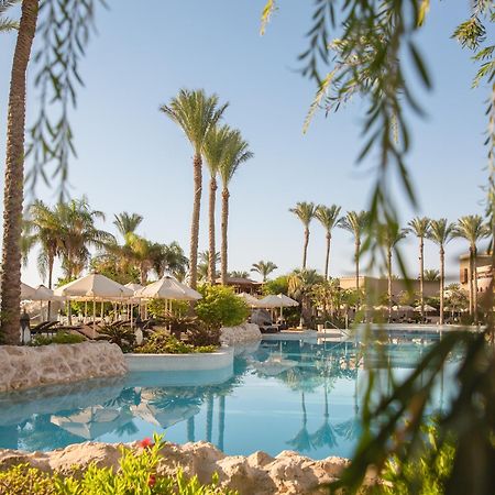 The Makadi Spa Hotel - Couples Only 18 Years Plus Hurghada Eksteriør billede The swimming pool at the Hilton Sharm El-Sheikh Resort