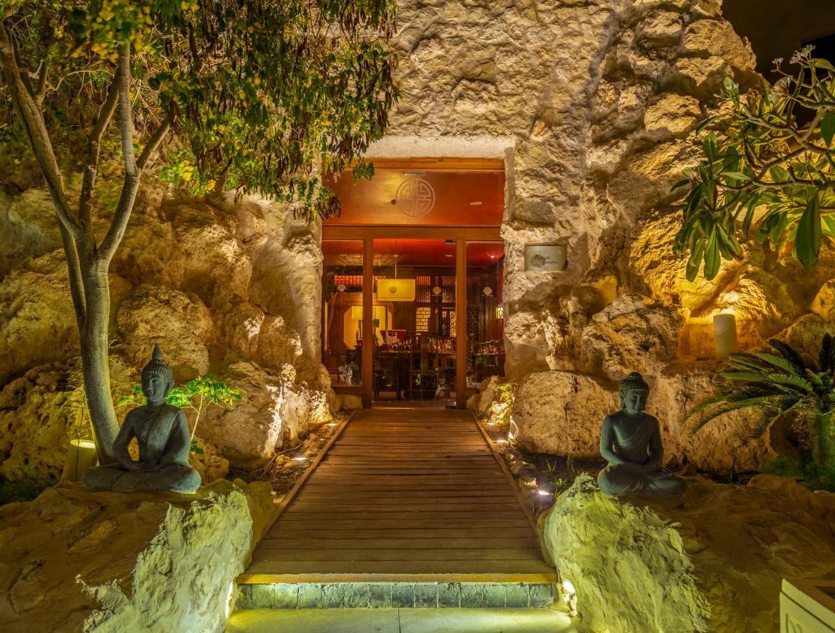 The Makadi Spa Hotel - Couples Only 18 Years Plus Hurghada Eksteriør billede Entrance to the restaurant