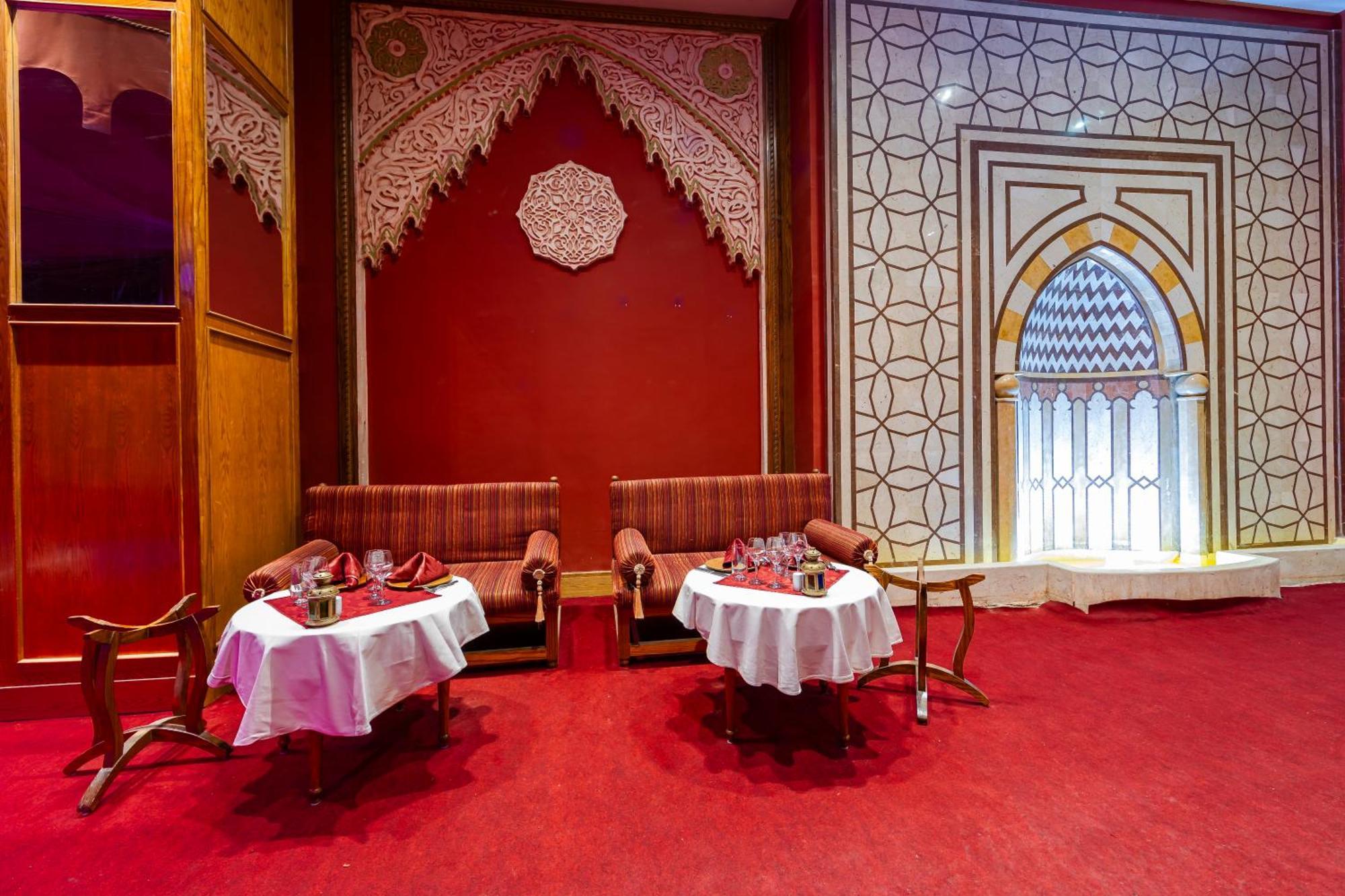 The Makadi Spa Hotel - Couples Only 18 Years Plus Hurghada Eksteriør billede The interior of the restaurant